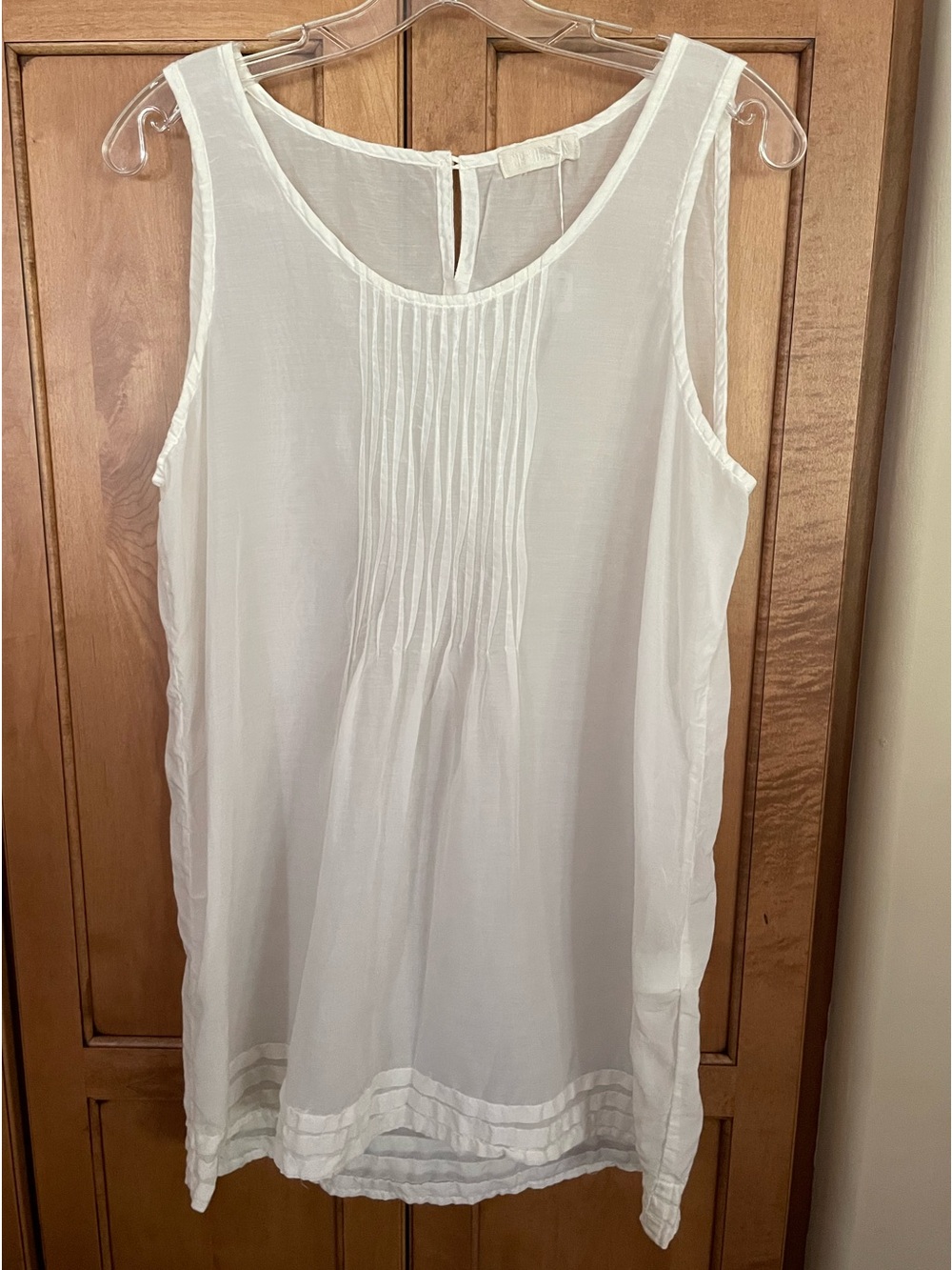 NWT CP Shades White Montauk Sleeveless Pleated Front Blouse Womens Size Small